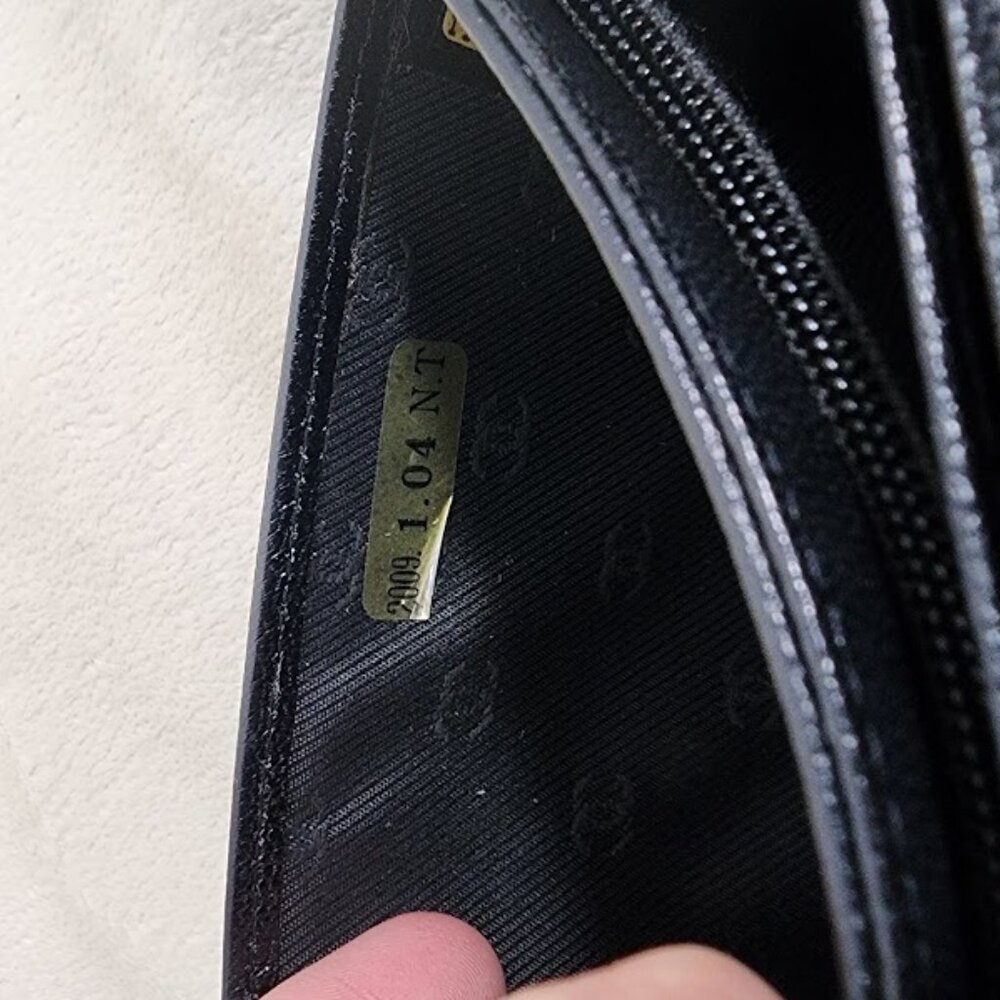 Chanel 2006-2008 Medium flap wallet. Great size! - Picture 11 of 14